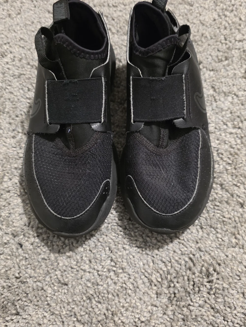 Nike Kids Black Hook-and-Loop Slip-On Sneakers